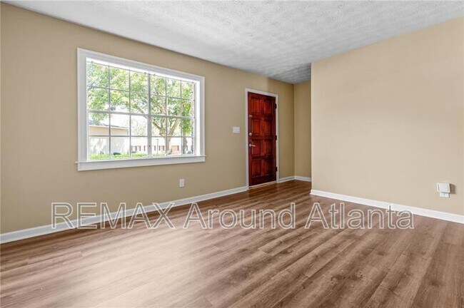 Building Photo - 392 Northdale Ct