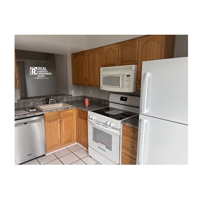 Building Photo - 1346 Riverwood Way