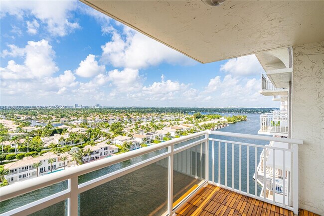 Foto del edificio - 1600 S Ocean Dr