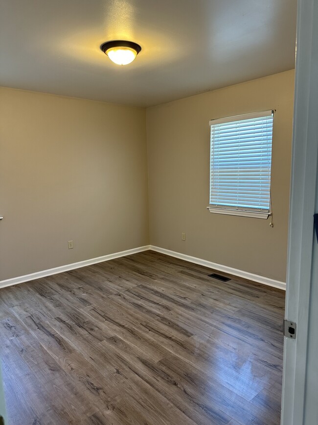 Foto del edificio - 470 Mathis Creek Rd.