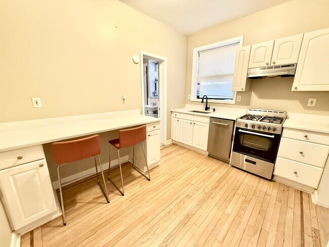 Foto del edificio - 36 Duncan Ave