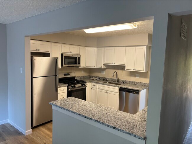 Foto del edificio - 2356 Hidden Meadow Ln