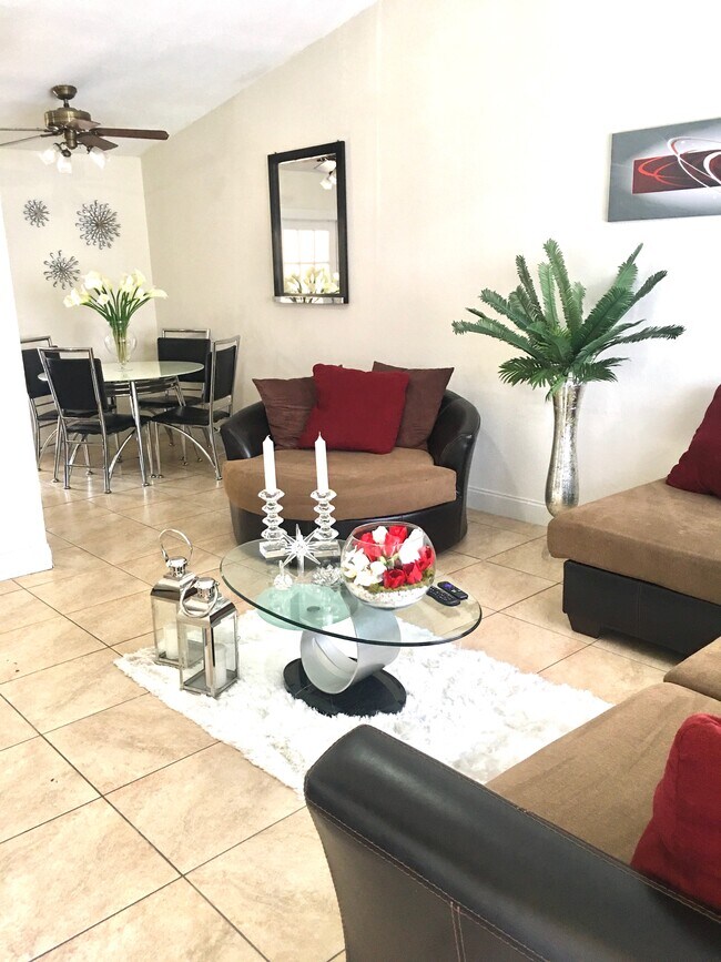 Foto del edificio - 7124 SW 152nd Ct