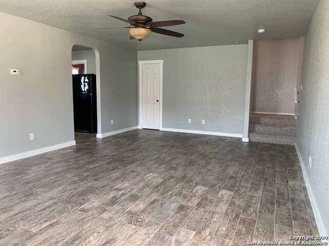 Building Photo - 25243 Cambridge Well