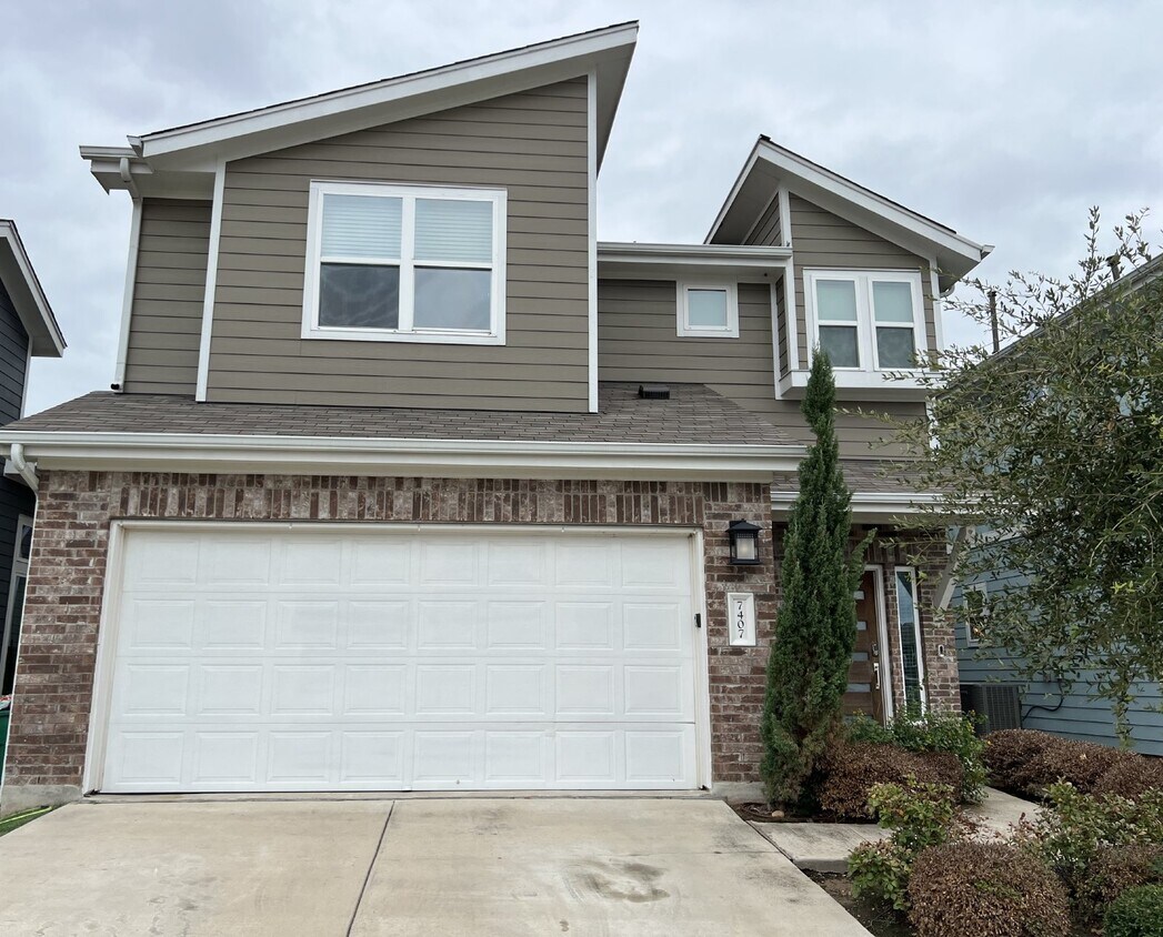 Primary Photo - 4 Bedroom House in the Popular Riverside C...