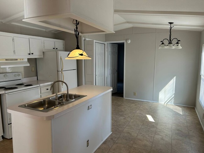 Foto del edificio - 94 White Oak Village