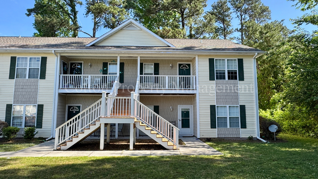 Building Photo - 4619 McClelland Dr