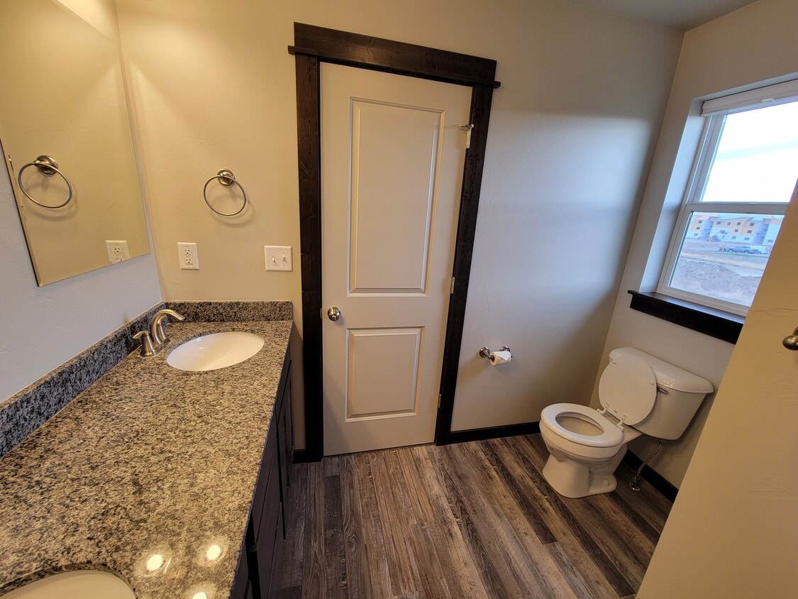 Foto del edificio - 605 Halfpipe St