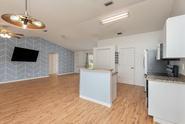 Building Photo - 7410 Joshua Pl