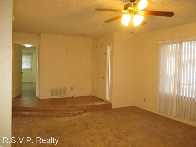 Building Photo - 5 br, 2 bath House - 800 E. Stephens Dr.