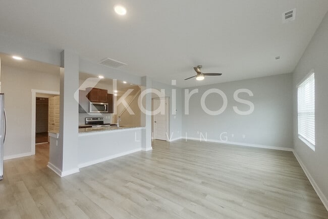 Building Photo - 6405 Upchurch Dr