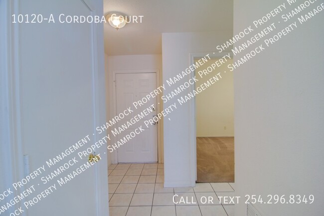 Building Photo - China Spring duplex
