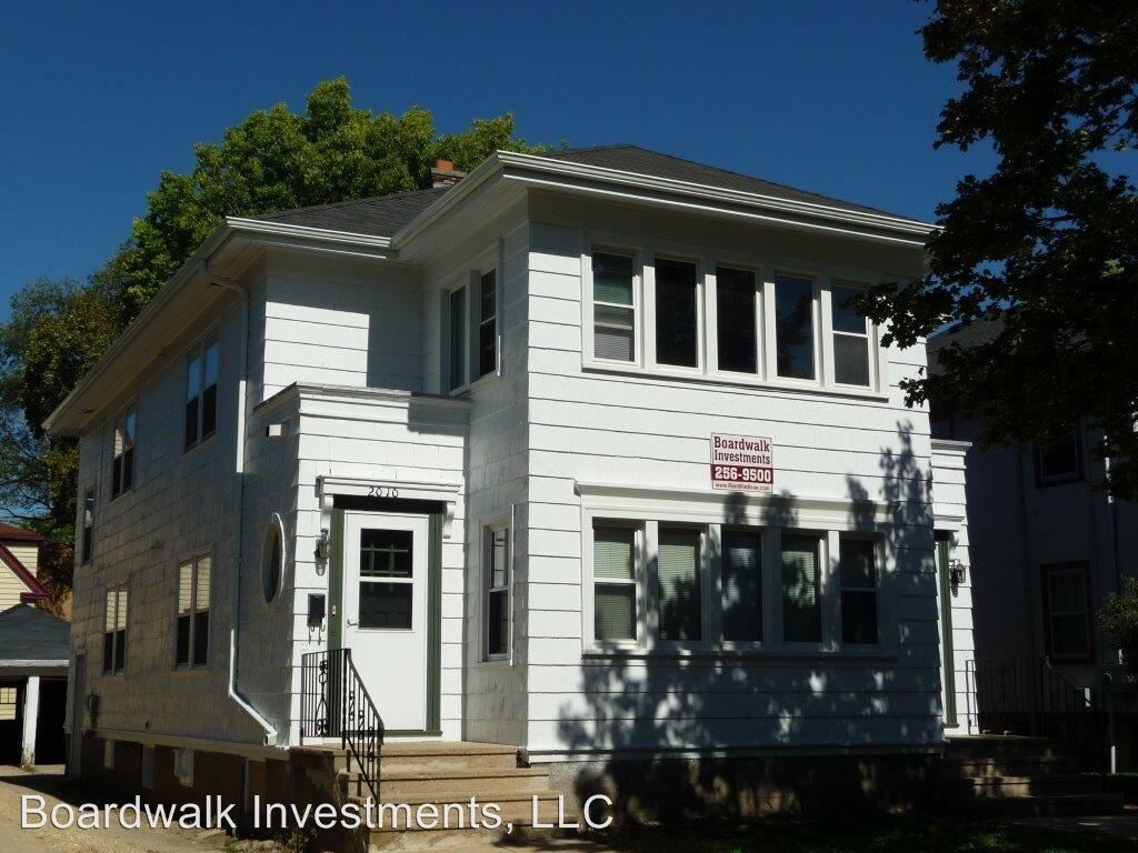 20102010 University Ave, Madison, WI 53726 Room for Rent in Madison
