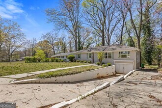 Building Photo - 2779 Horse Shoe Dr