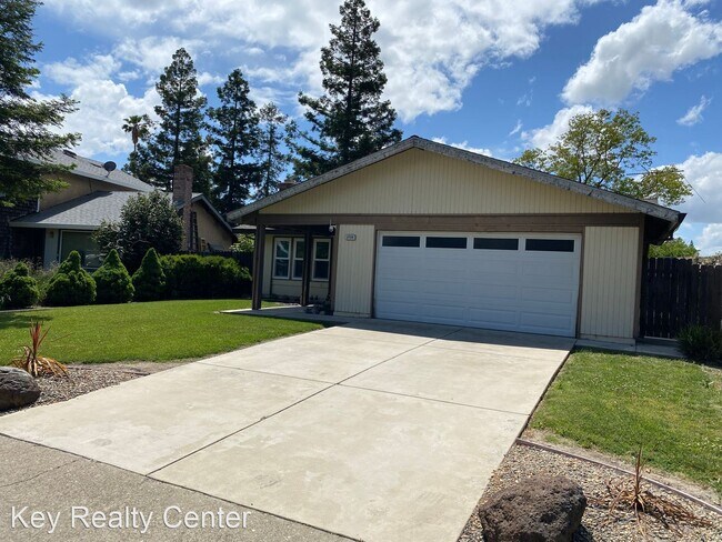 Building Photo - 3 br, 2 bath House - 2720 Summerfield Drive