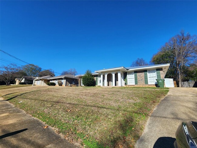 Building Photo - 437 Glade Park Dr