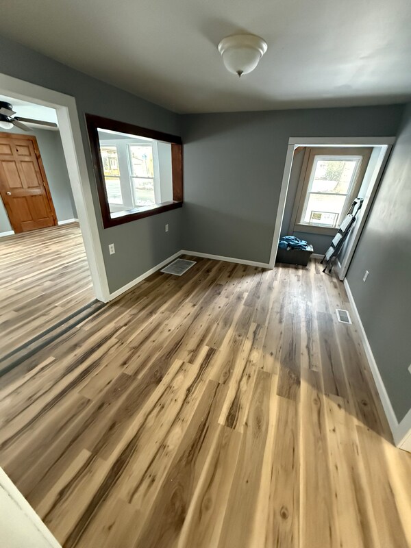 Foto del edificio - 401 W 1st St