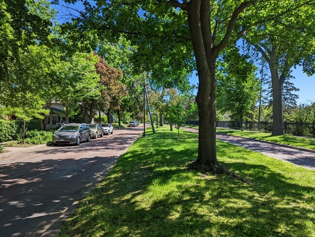 Foto del edificio - 3625 DuPont Ave S