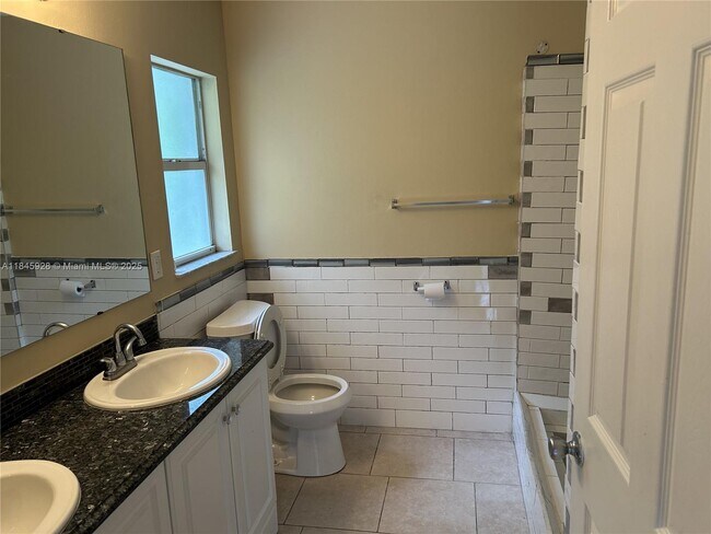 Foto del edificio - 2702 Robin Ave S