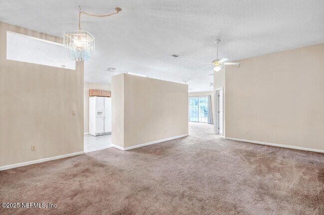 Foto del edificio - 12895 Bentwater Dr