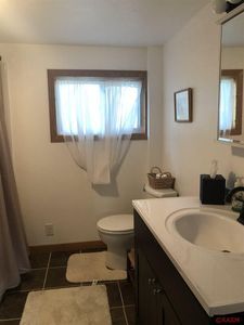 Bathroom w/full shower/tub - 218 Cottrill St N