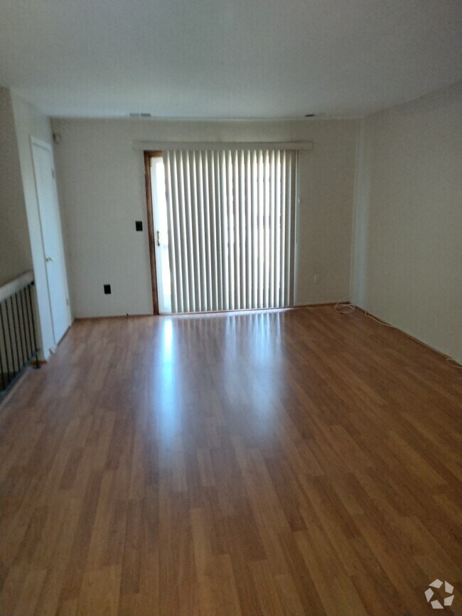 The Oaks at North Brunswick Apartments for Rent North Brunswick, NJ