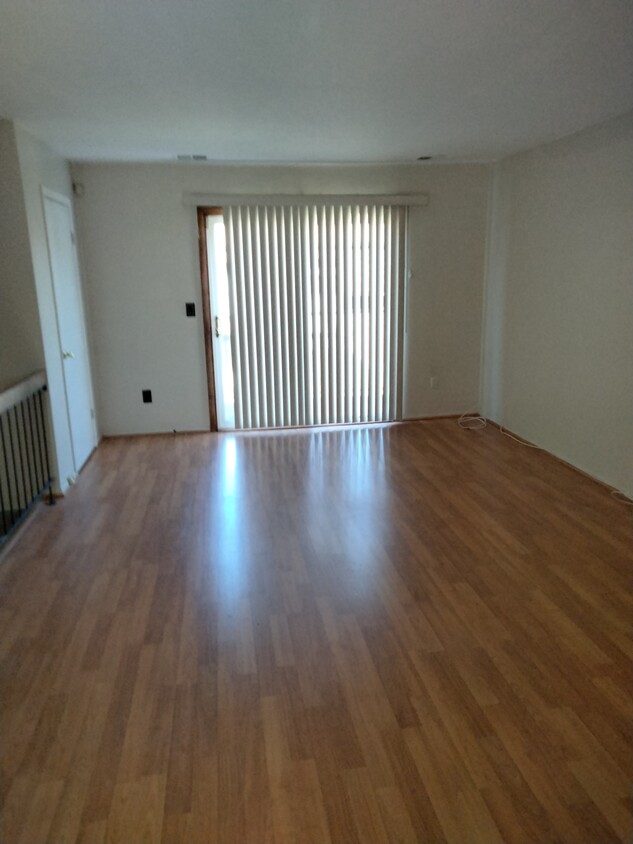 Primary Photo - 706 N Oaks Blvd