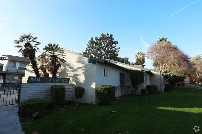 Foto del edificio - Hunter Pointe & Palms Apartments