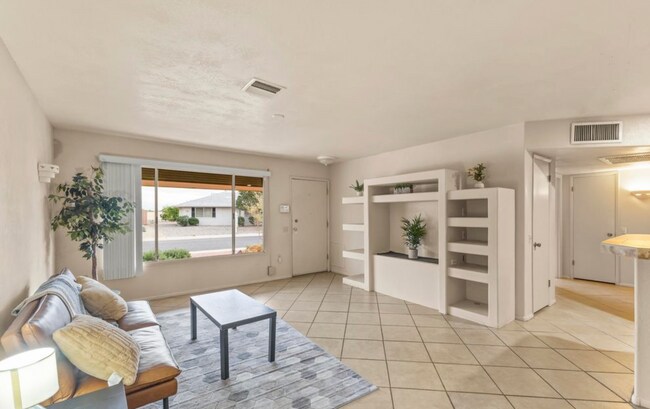 Foto del edificio - Great home in an active 55+ community!