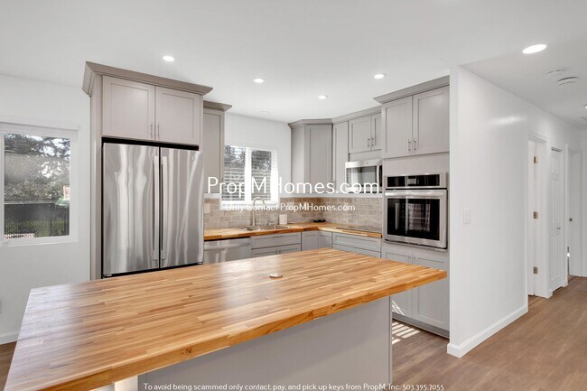 Foto del edificio - Fully Updated Three Bedroom Home in SE!