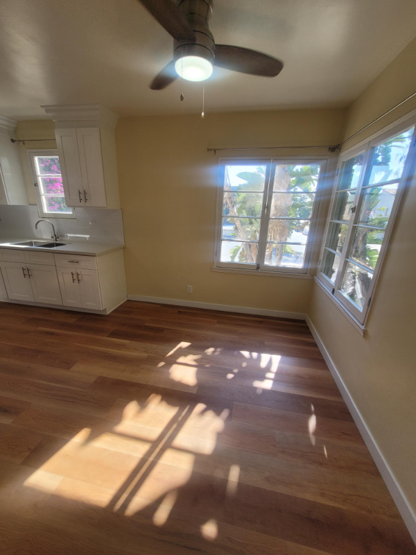 Primary Photo - 954 1/2 Carrillo Dr