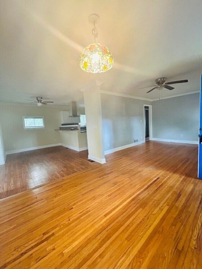Foto del edificio - 638 Vanderbrook Rd