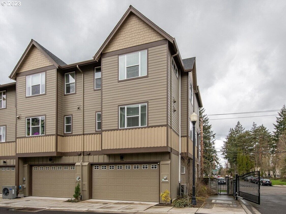 Foto principal - Bright & Modern 3-Bed + Office Condo in Ga...
