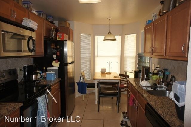 Building Photo - 7665 Sugar Bend Dr