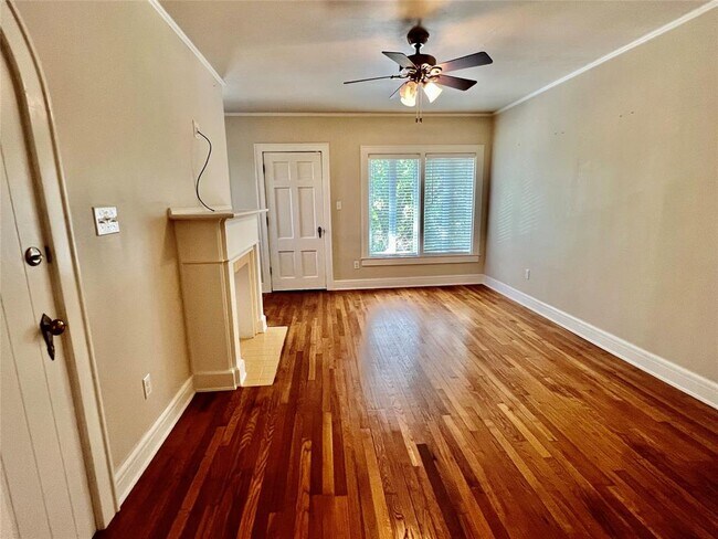 Foto del edificio - 3306 Harris Park Ave