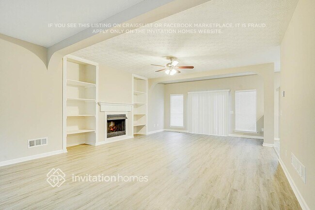 Foto del edificio - 482 Waterfront Dr
