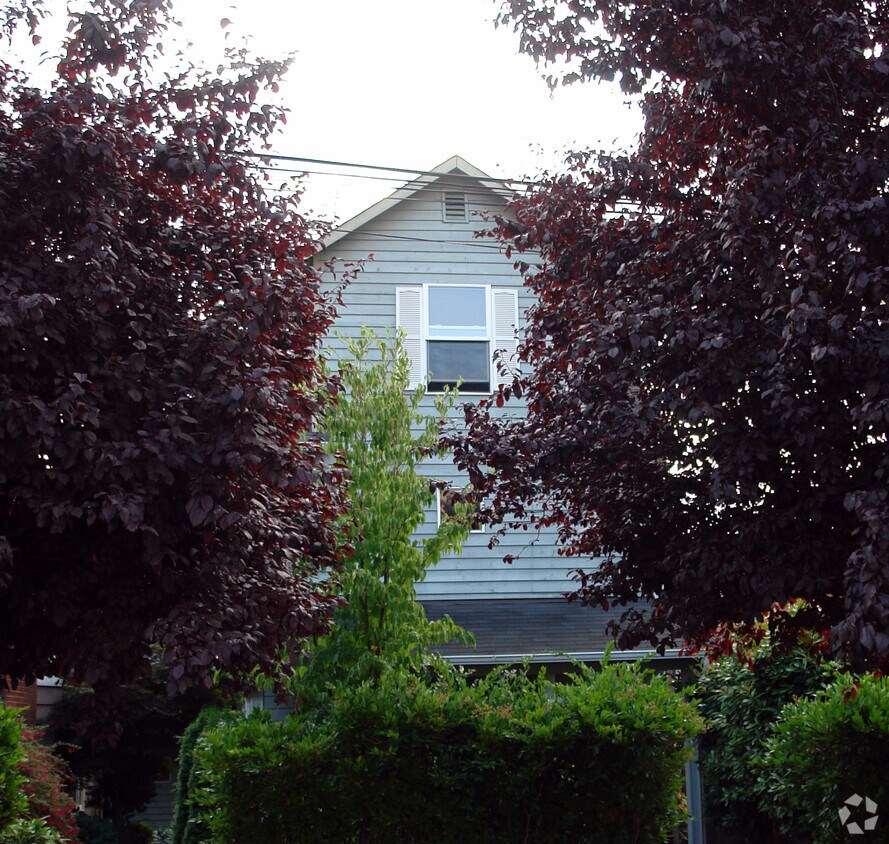 3650 Whitman Ave, Seattle, WA 98103 Apartments in Seattle, WA