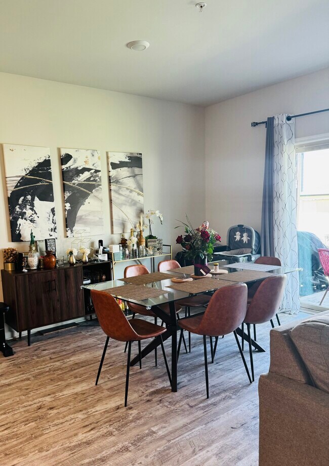 Foto del edificio - 1167 Arrowlake Rd