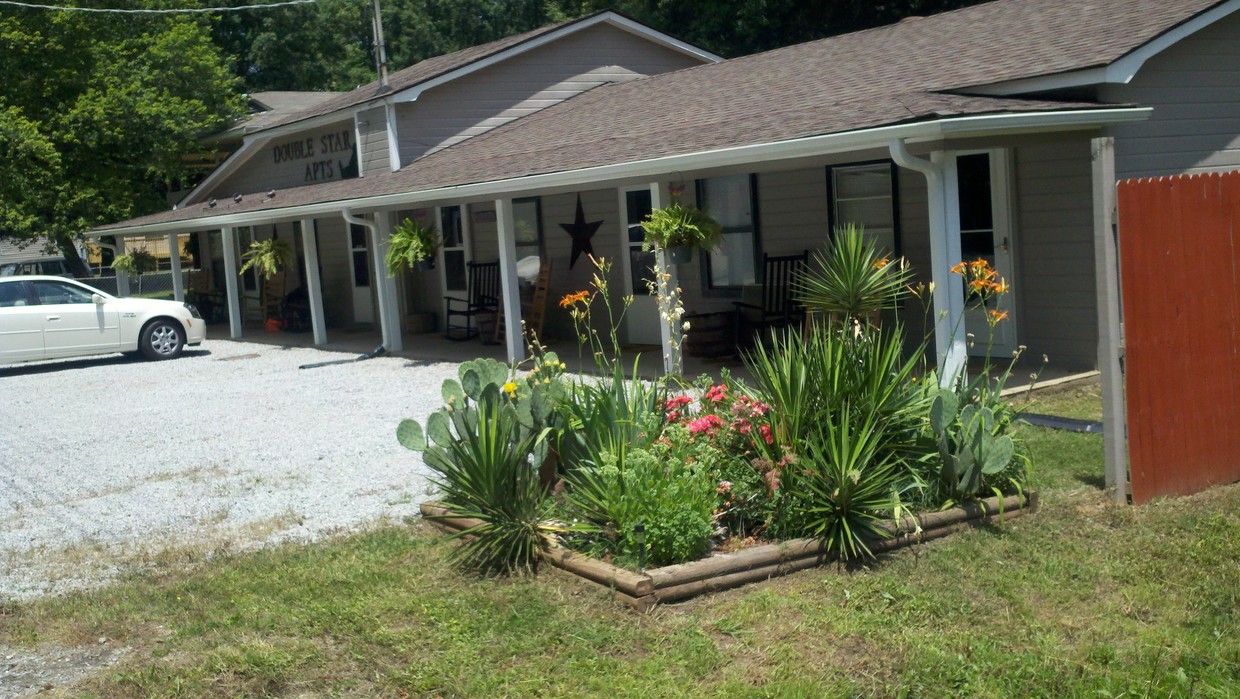 Double Star - 151 Dundee Rd