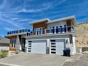 Building Photo - 1310-1310 Mine Hill Dr