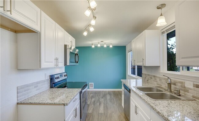 Foto del edificio - Spacious 3 Bedroom Home in Tacoma