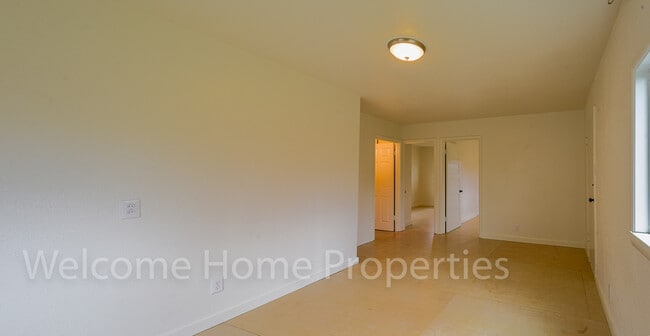 Building Photo - Recently remodeled 2 bedroom home