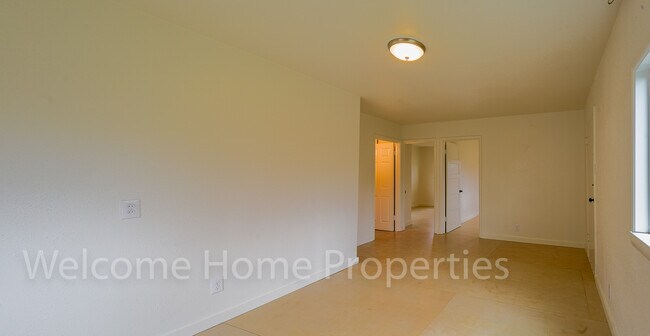 Foto del edificio - Recently remodeled 2 bedroom home