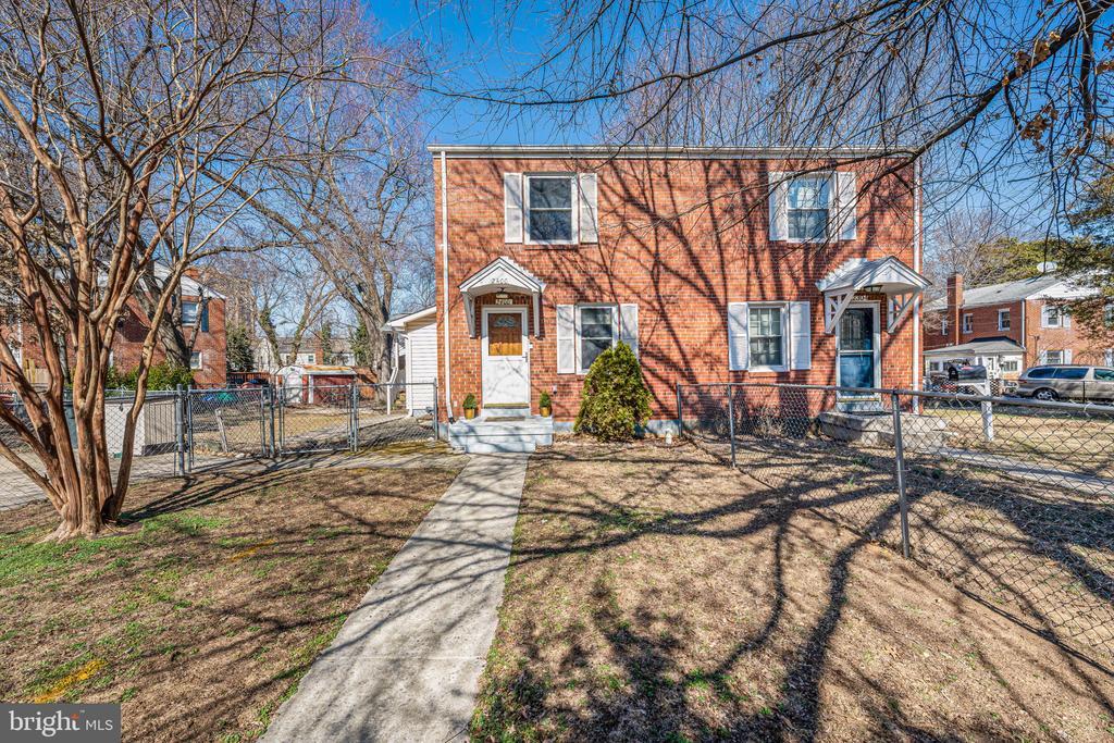 Foto principal - 2400 Huntington Ave