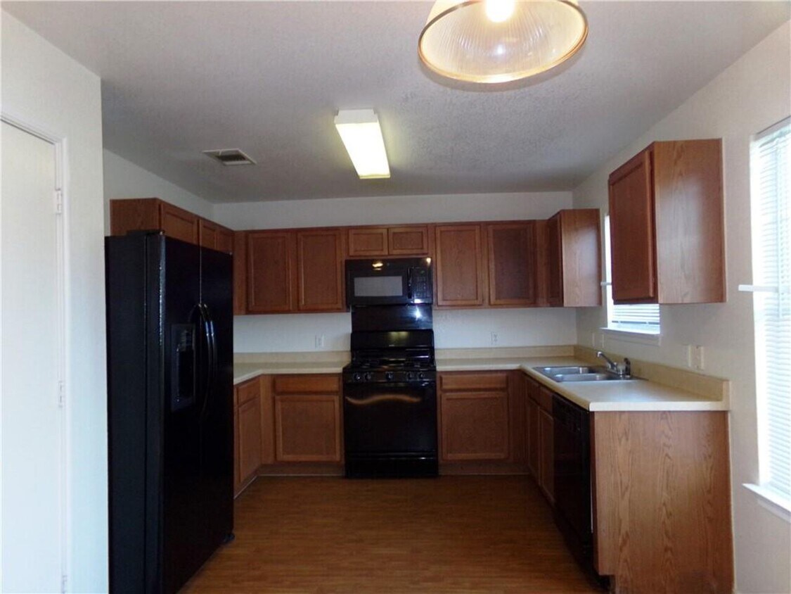 18408 Cloudmore Ln, Elgin, Texas 78621 House for Rent in Elgin, TX