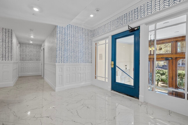 Building Photo - Waldorf Lofts