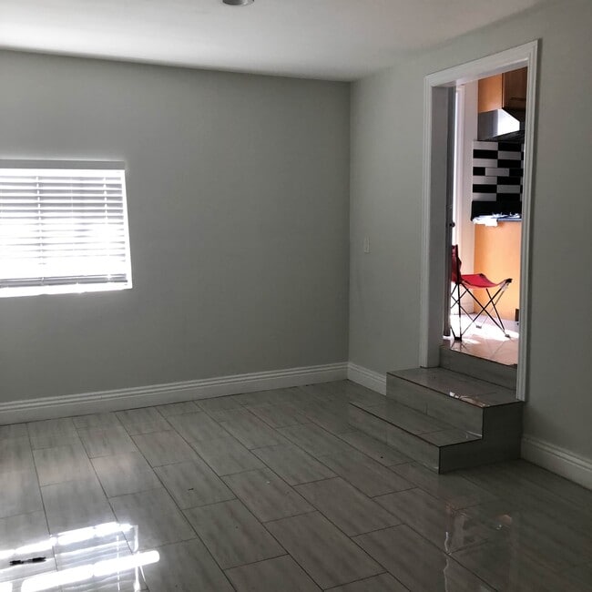 Foto del edificio - 17327 Delia Ave