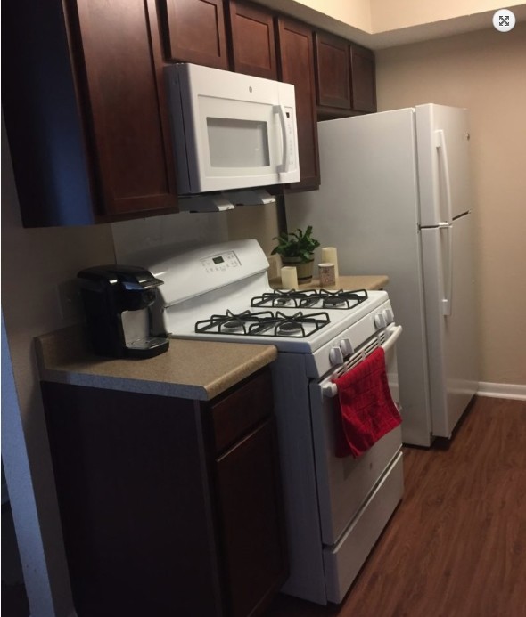 Kitchen - Georgetown Square Apartments