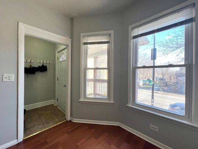 Building Photo - 4224 N Kimball Ave