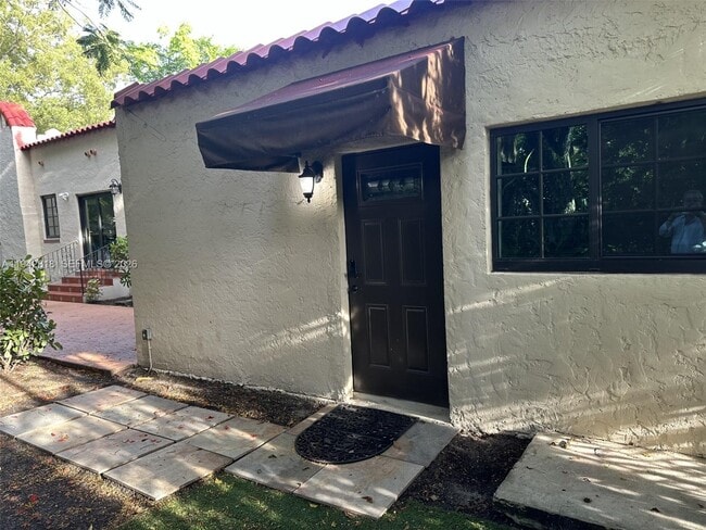 Building Photo - 914 Madrid St